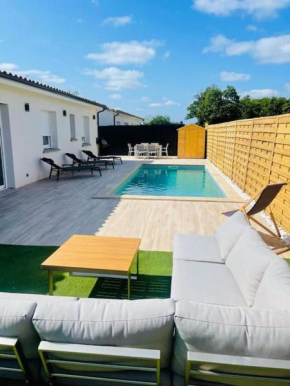 Maison Piscine Spa près bordeaux